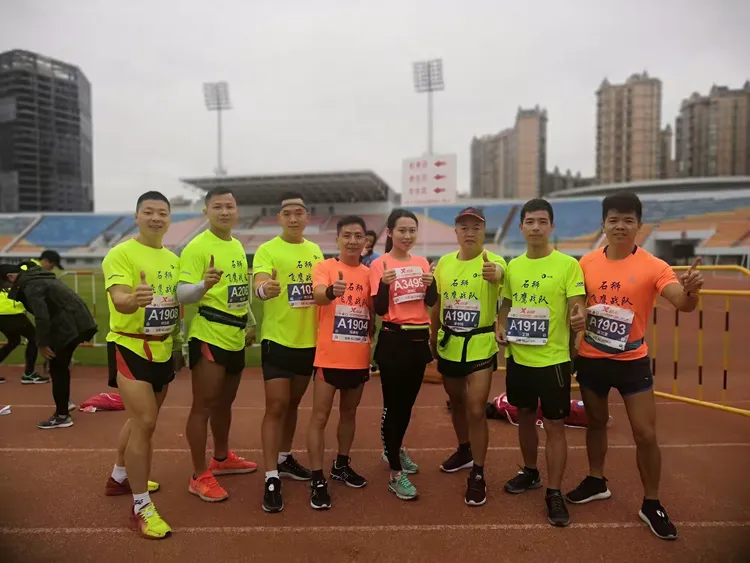 马拉松夜战：洞庭飞鹰队鏖战祁连犀牛队，速度优势明显观赏性拉满